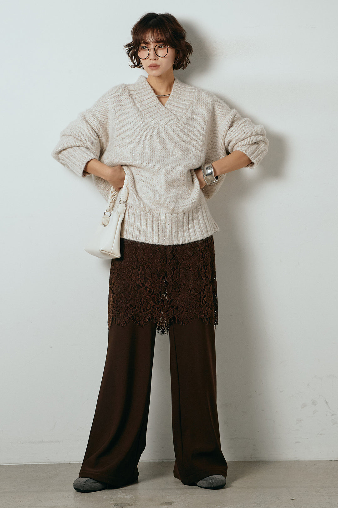 [SET]Vネックラメニットトップス+レース刺繍レイヤードフレアパンツ(2set)