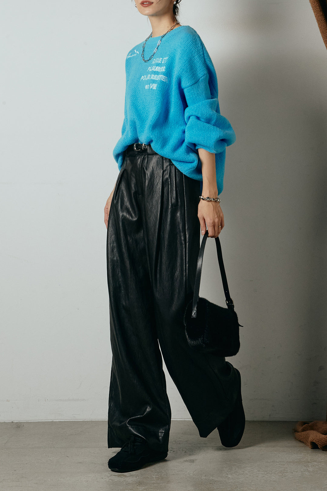 [SET]刺繍ロゴランダムデザインニットトップス+ベルト付きレザーライクタックパンツ(2set)