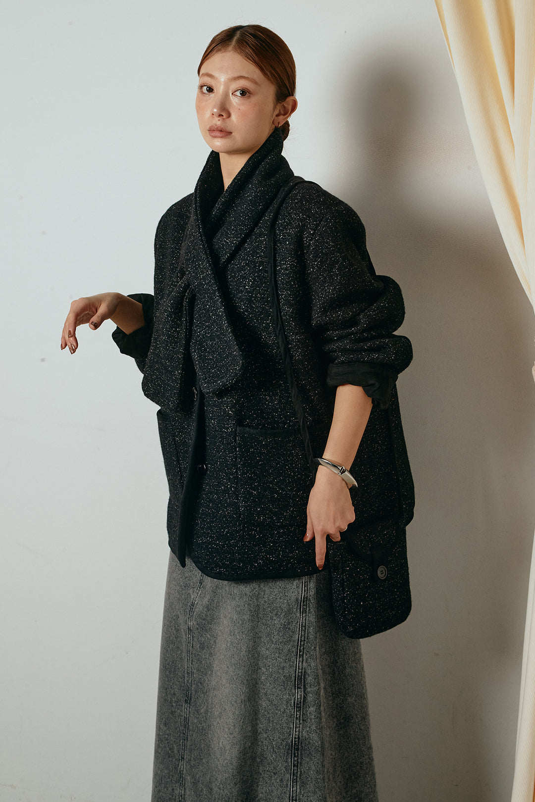 [SET]ノーカラーマフラーバッグ付きアウター+デニムロングフレアスカート(2set)