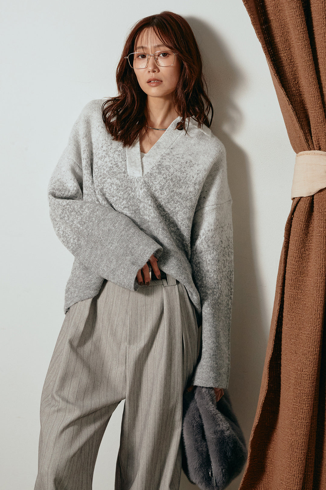 [SET]グラデーションラメニットキーネックプルオーバー+ストライプヘリンボーンパンツ(2set)