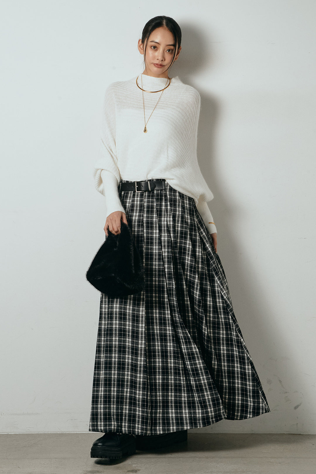[SET]ポンチョシルエット透かしニットトップス+ベルト付きタータンチェックプリーツスカート(2set)