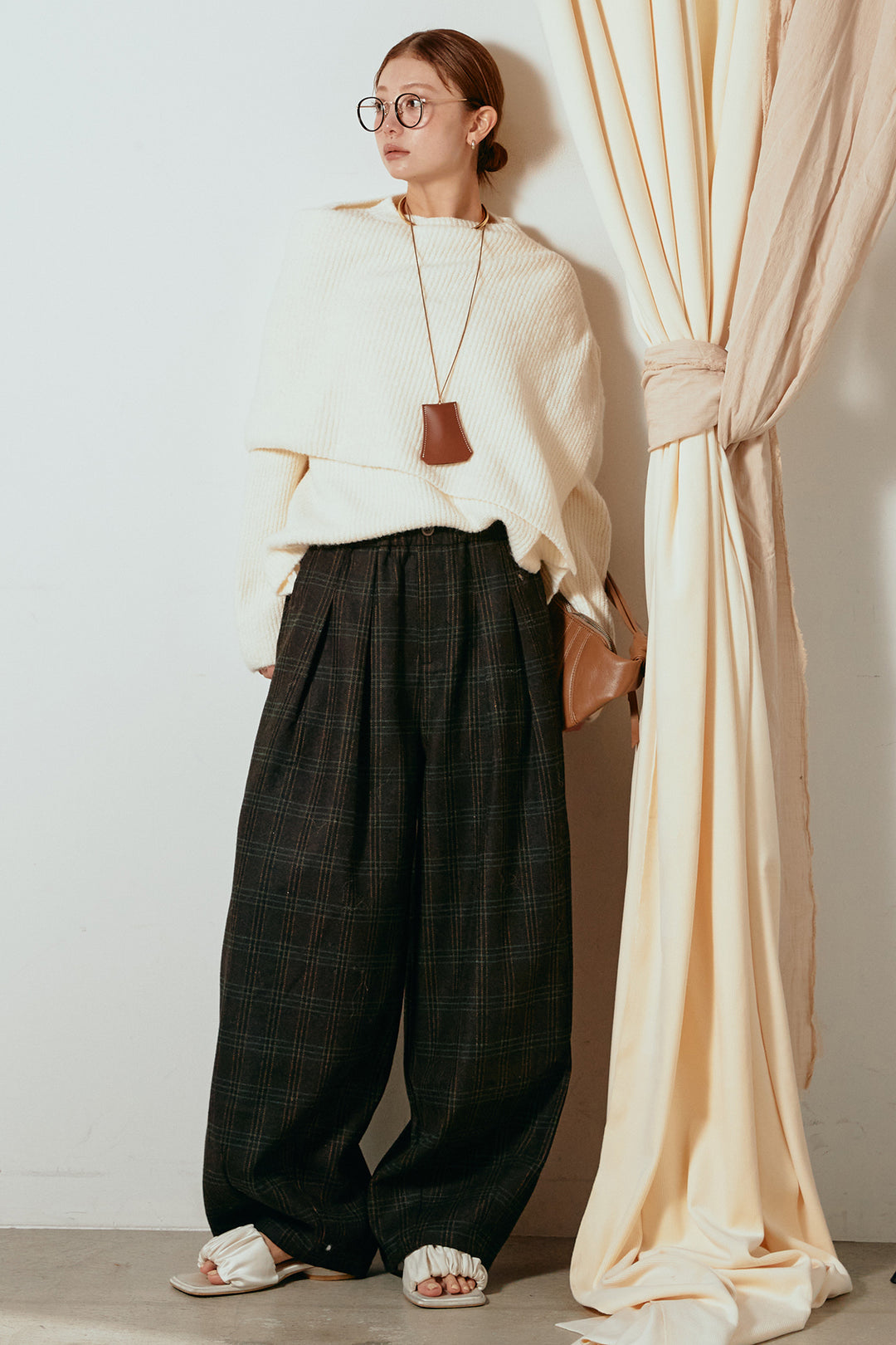 [SET]ケープデザインリブニットトップス+タータンチェック柄タックパンツ(2set)