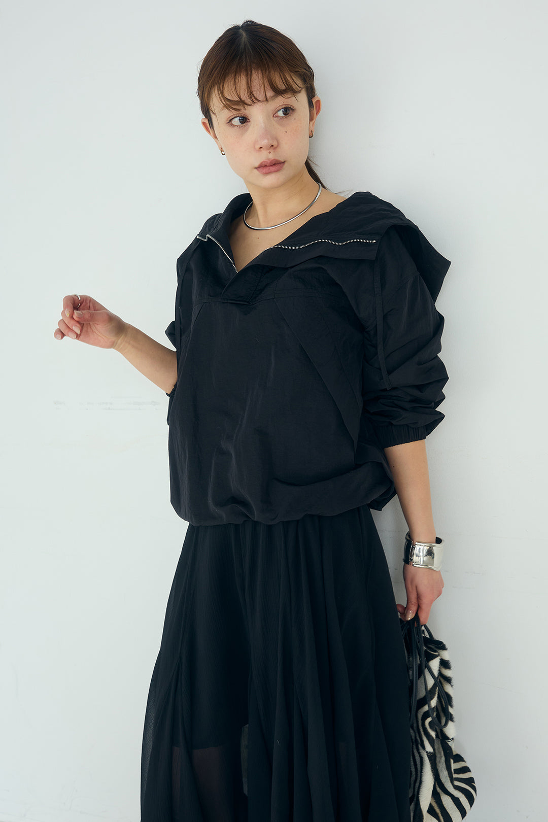 [SET]ナイロンフーディーブルゾンアウター+シアーフリルキャミワンピース(2set)