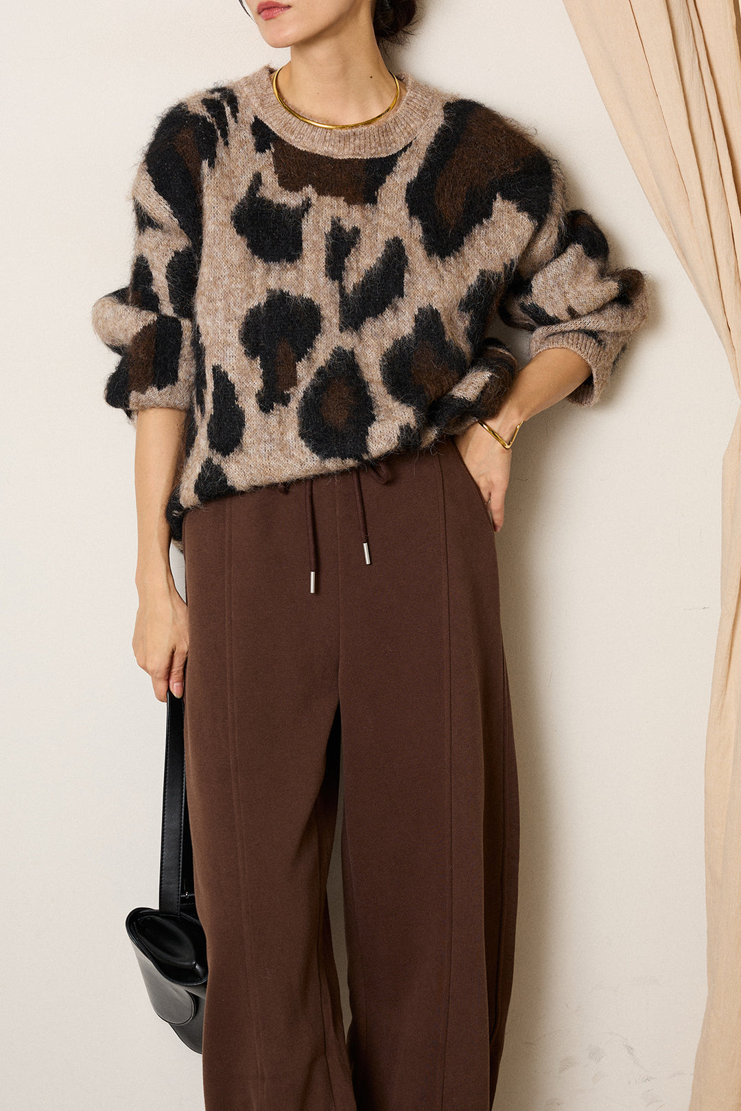 [SET]ルーズアニマルモヘアニットトップス+スウェットワイドカーブパンツ(2set)