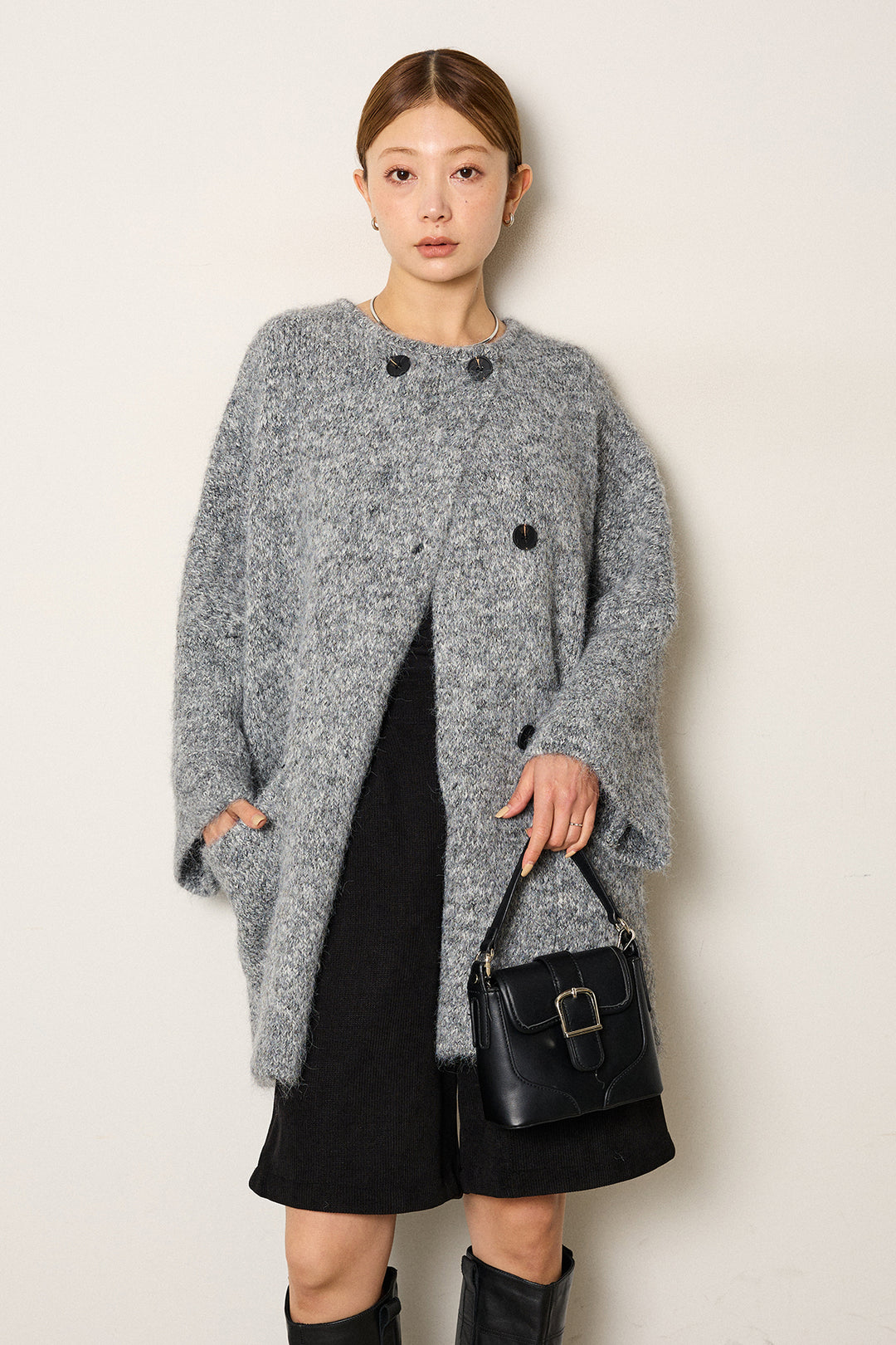 [SET]アシンメトリーボタンニットカーディガン+リラックスコーデュロイハーフパンツ(2set)