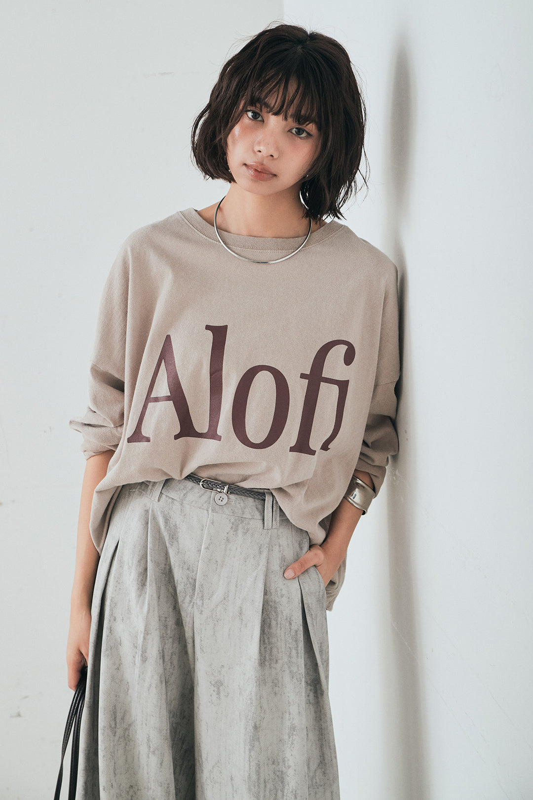 [SET]裾センタードロストロゴプリントワイドTシャツ+紐ベルト付きかすれ柄ワイドスラックス(2set)