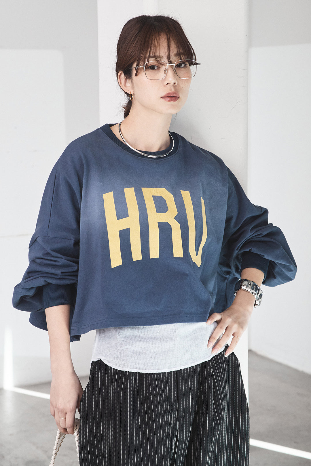 [SET]ビッグロゴHRU袖ボリュームトップス+ヘリンボーンストライプツータックパンツ(2set)