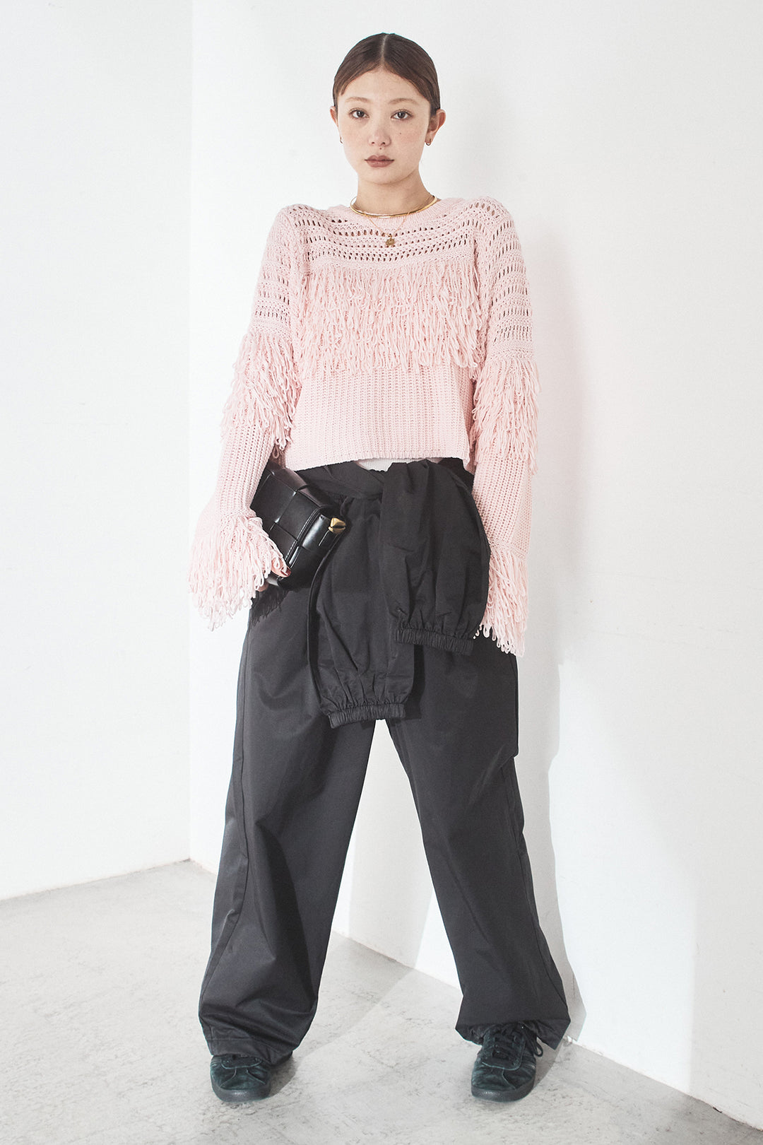 [SET]メッシュフリンジ切り替えプルオーバー+合繊ツイルスタンドウエスト巻きジョガーパンツ(2set)