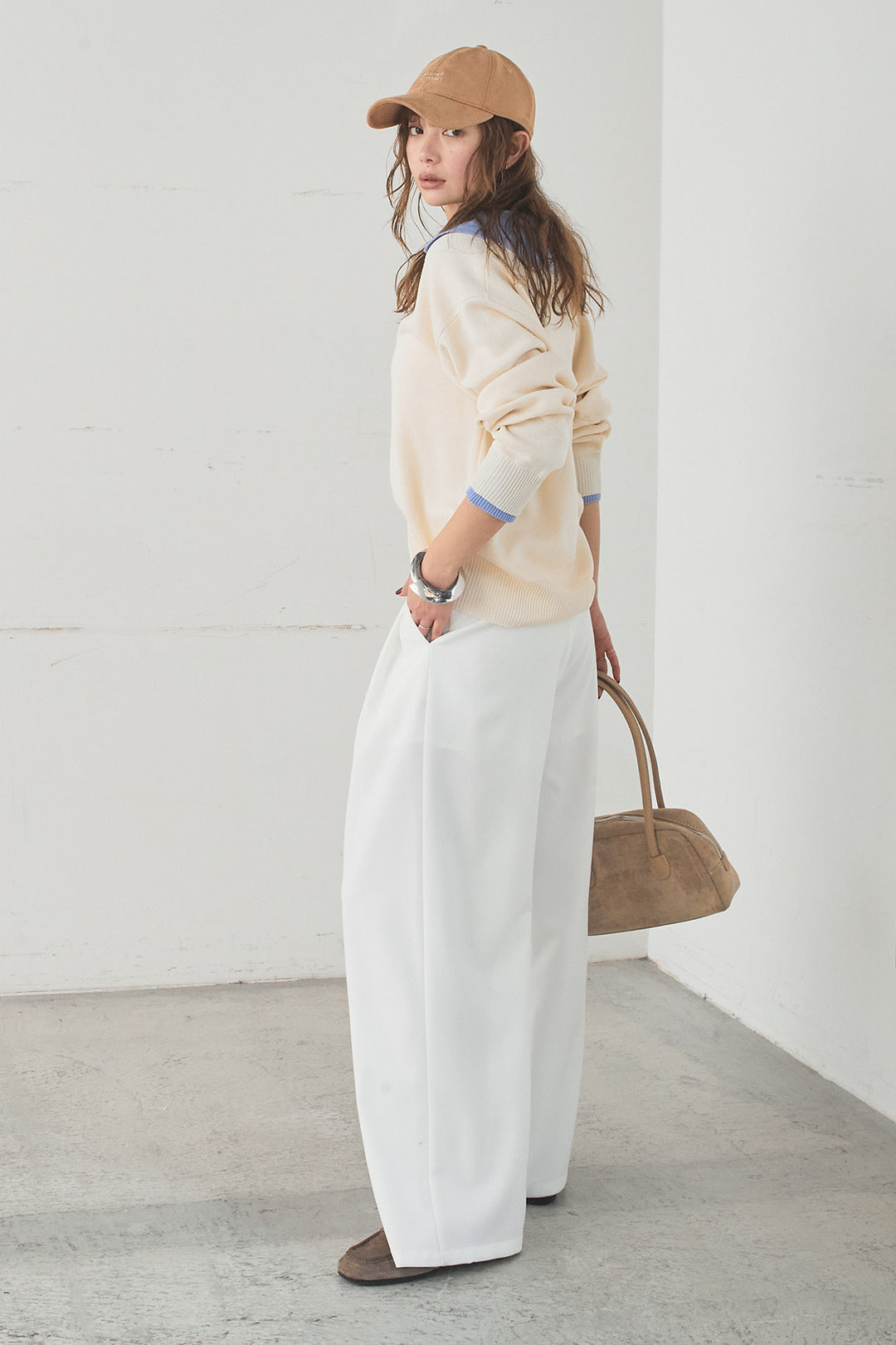 [SET]バイカラーニットレイヤード風プルオーバー+サイドベルトタック入りスラックス(2set)