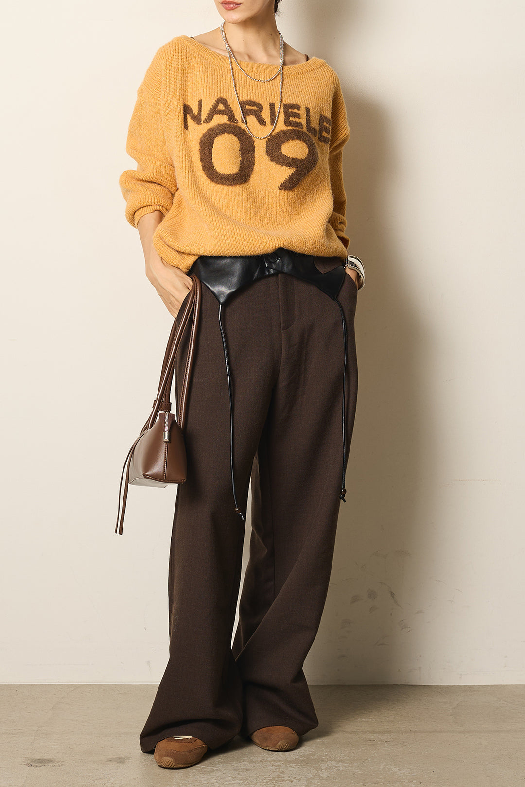 [SET]フロントロゴニットトップス+フェイクレザーウエスト折り返しデザインパンツ(2set)