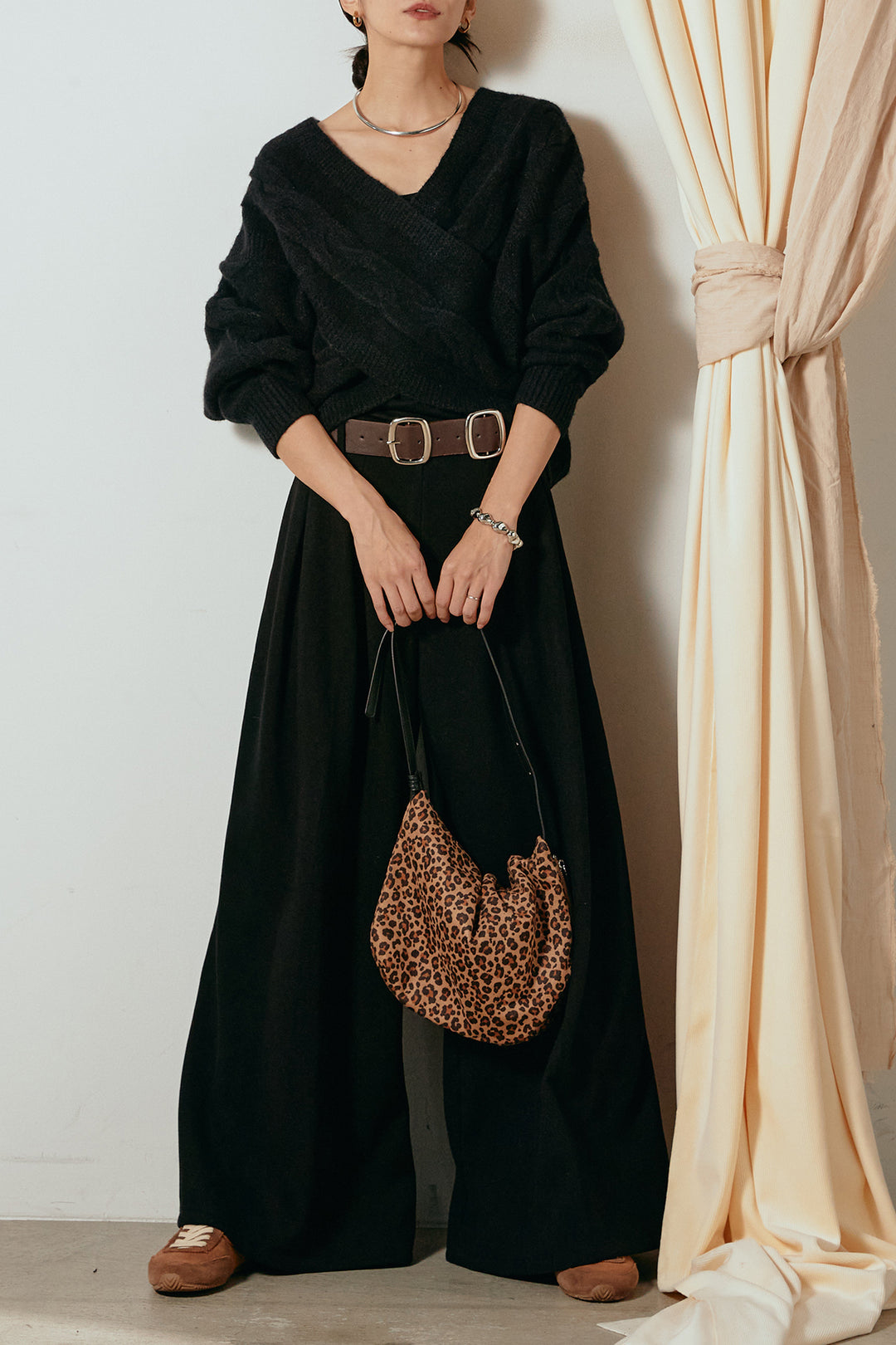 [SET]ケーブルカシュクールニットトップス+フェイクレザー太ベルト付きタックワイドパンツ(2set)