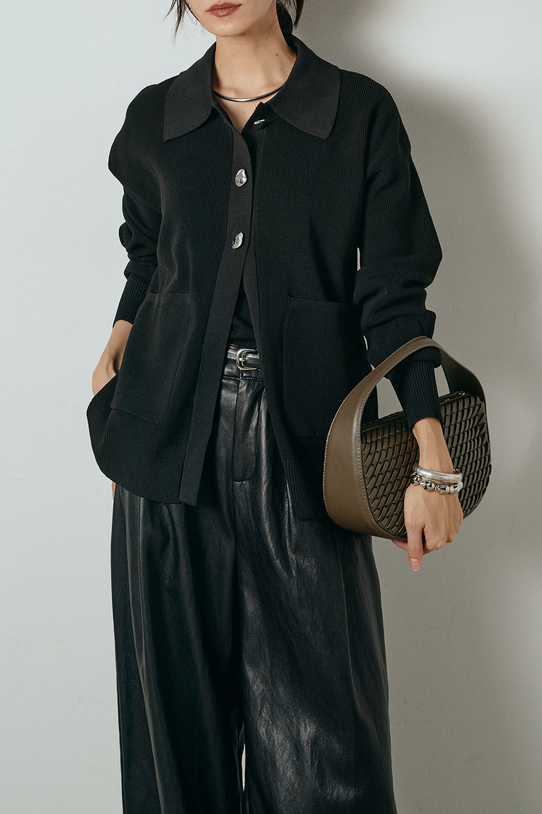 [SET]メタル釦衿付きニットカーディガン+ベルト付きレザーライクタックパンツ(2set)