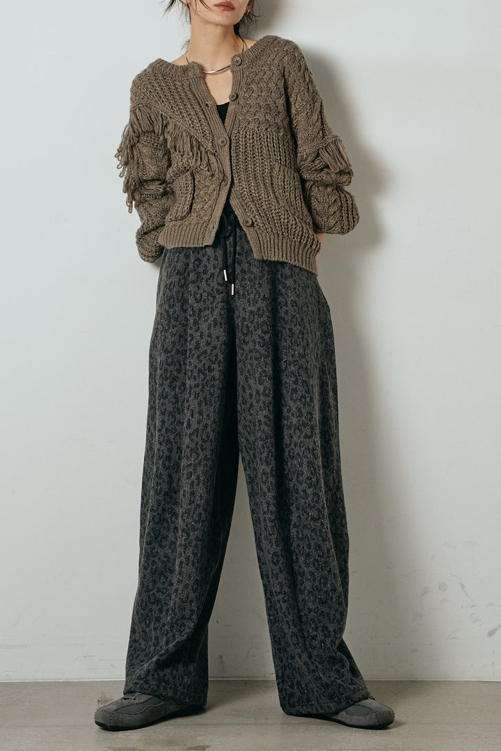 [SET]ランダムフリンジニットカーディガン+リラックスレオパード柄ワイドパンツ(2set)