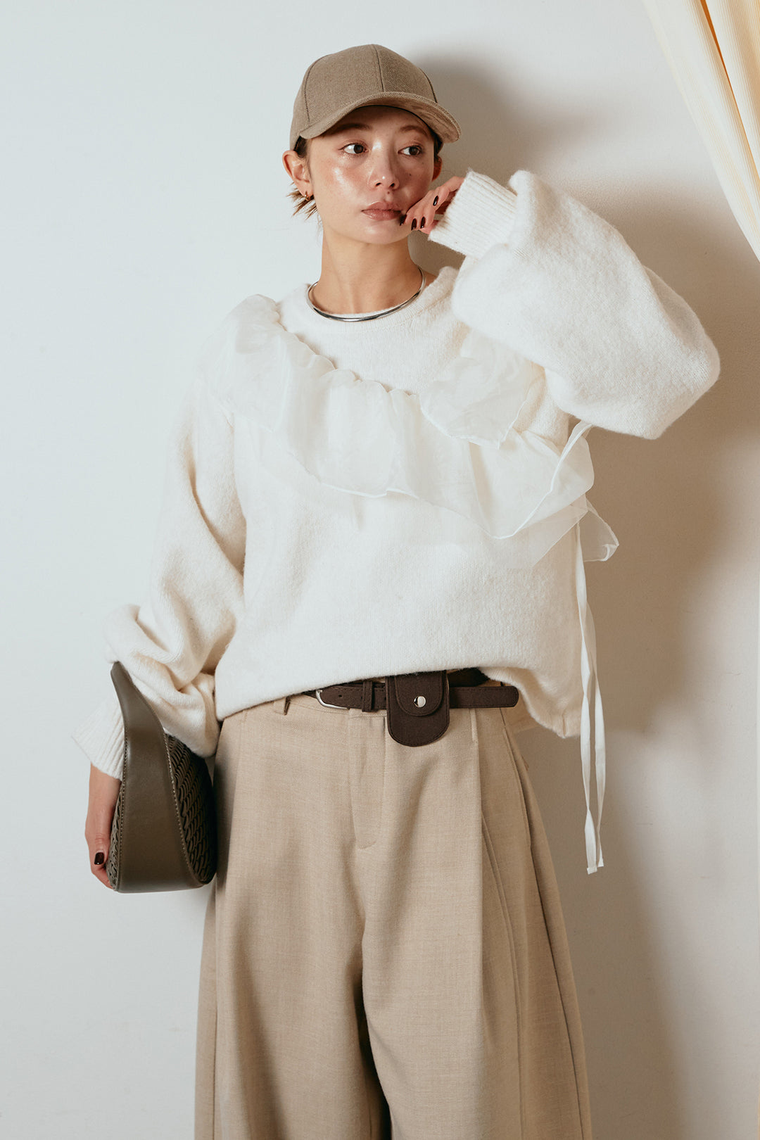 [SET]アシンメトリーフリルニットトップス+ポーチベルト付きカーブパンツ(2set)