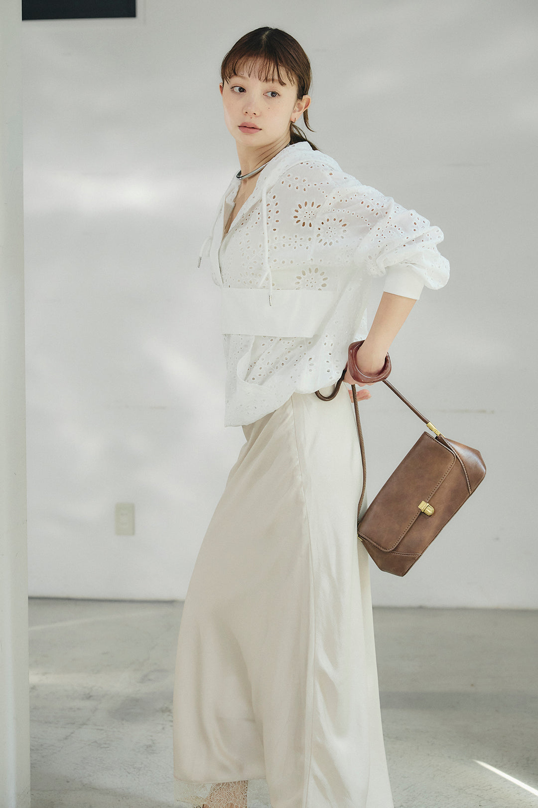 [SET]レースハーフジップアップフーディー+バイアスナローサテンスカート(2set)