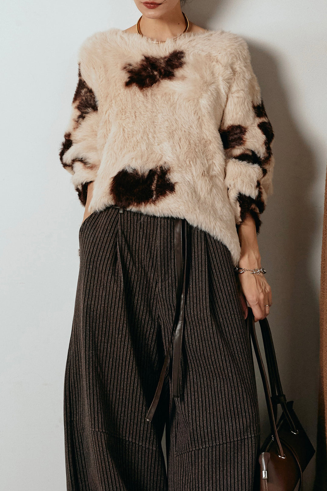 [SET]タイダイ柄シャギーニットトップス+レザーライク配色ストライプパンツ(2set)