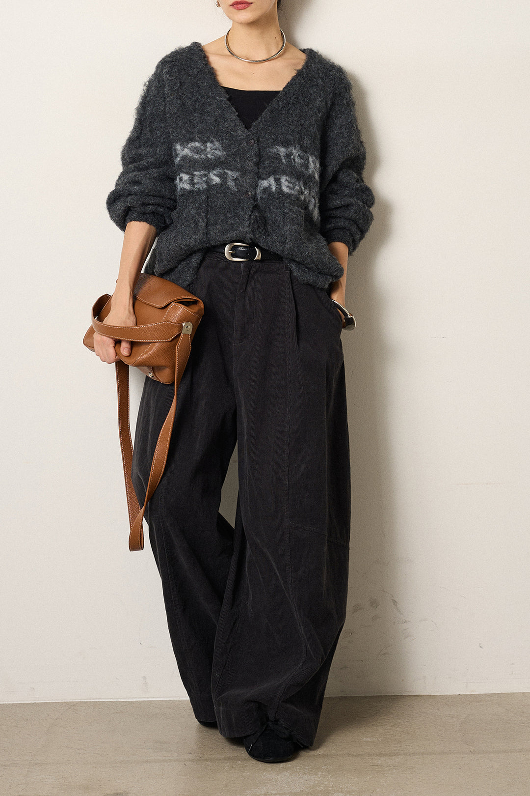 [SET]ウール混透かしロゴニットカーディガン+タック入りコーデュロイワイドパンツ(2set)