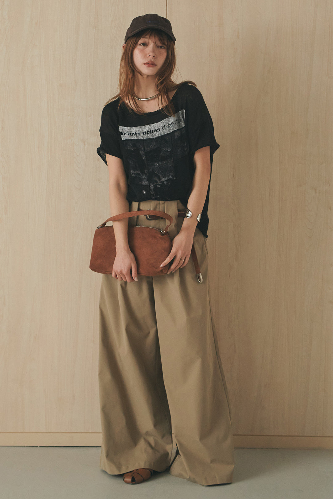 [SET]半袖モノトーングラフィックトップス+ベルトループデザインハイウエストタックパンツ(2set)