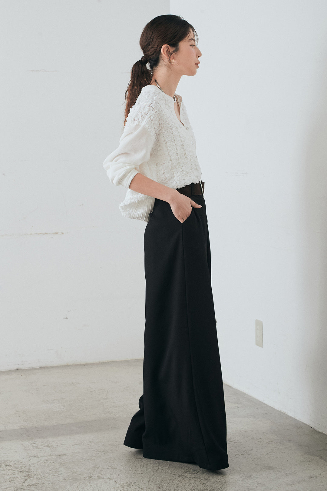 [SET]モコレースVネックカーディガン+太ベルト付きフロントタックパンツ(2set)