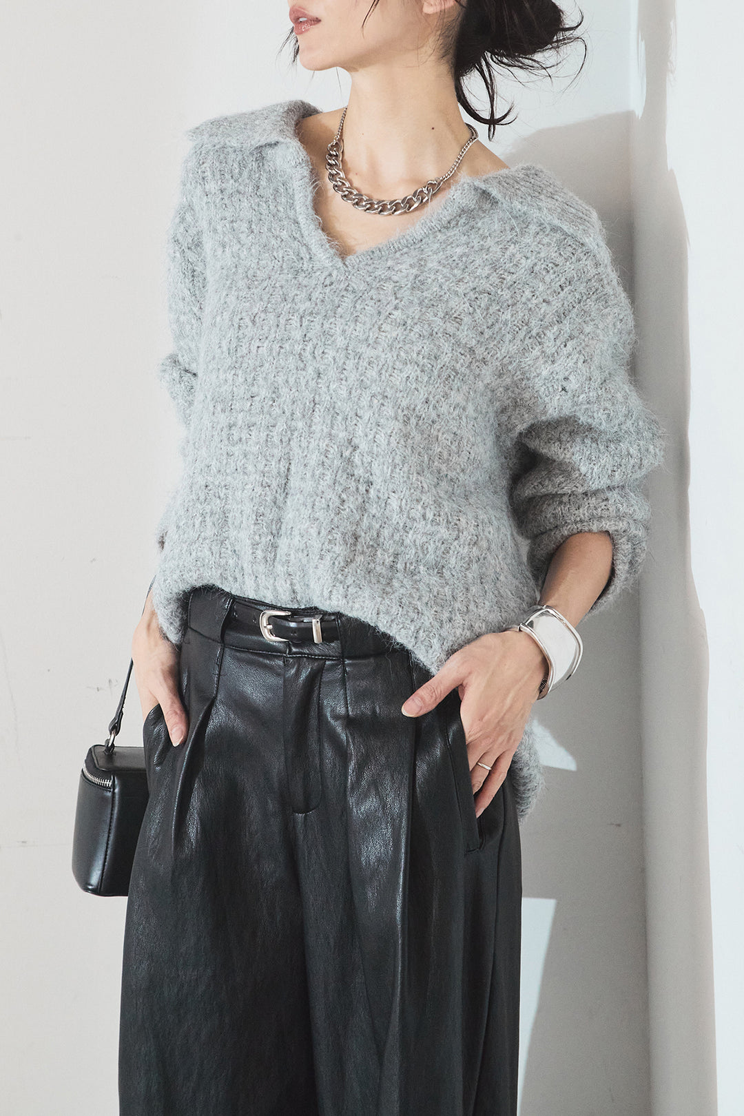 [SET]襟付きVネックニットトップス+ベルト付きレザーライクタックパンツ(2set)