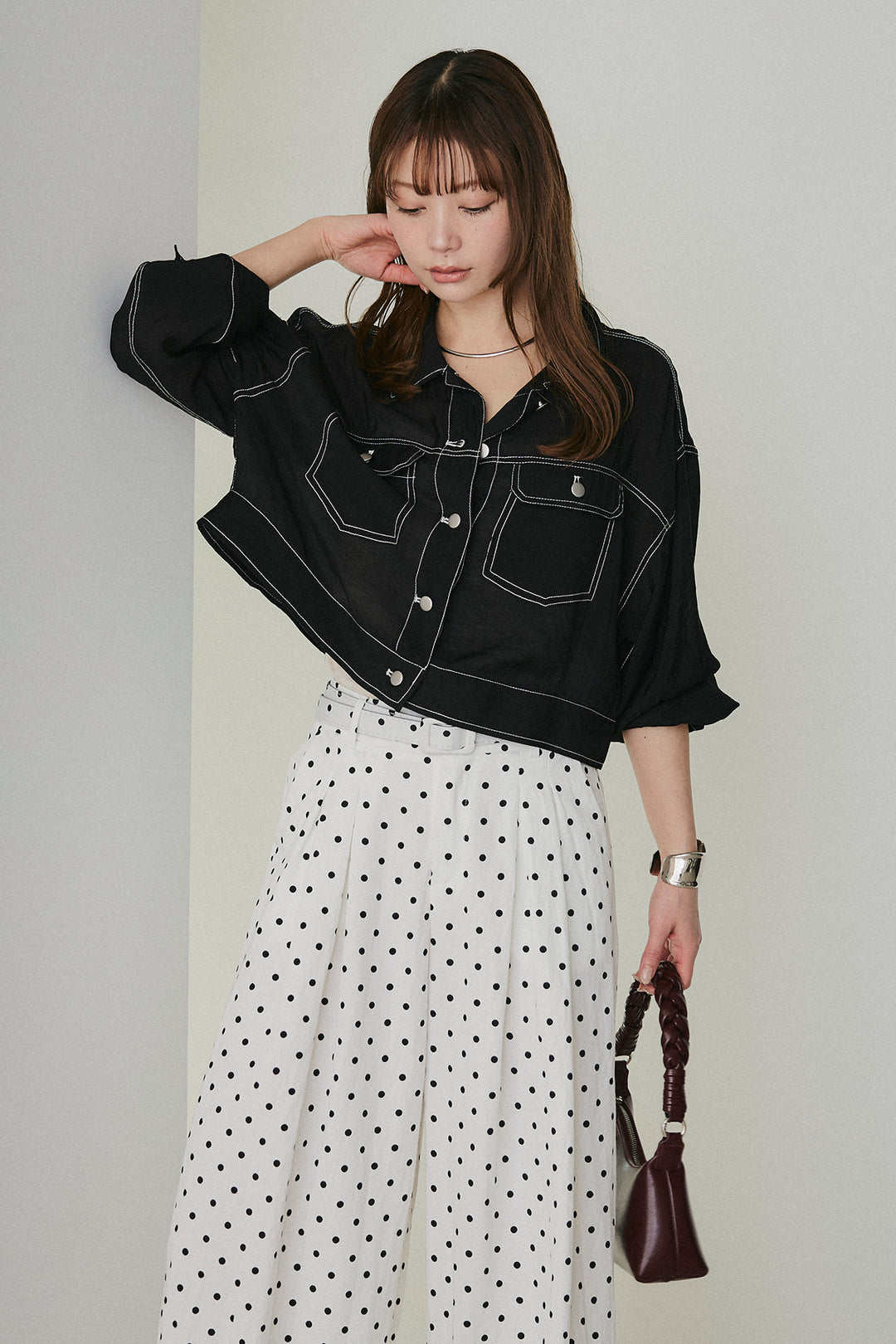 [SET]配色ステッチシアーシャツ+ベルト付きドット柄ワイドパンツ(2set)