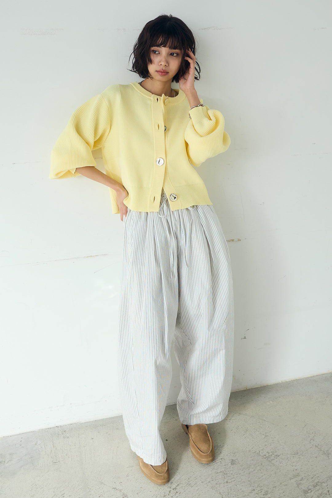 [SET]スポンディッシュBIGボタンクルーネックカーディガン+ランダムストライプタックギャザーパンツ(2set)