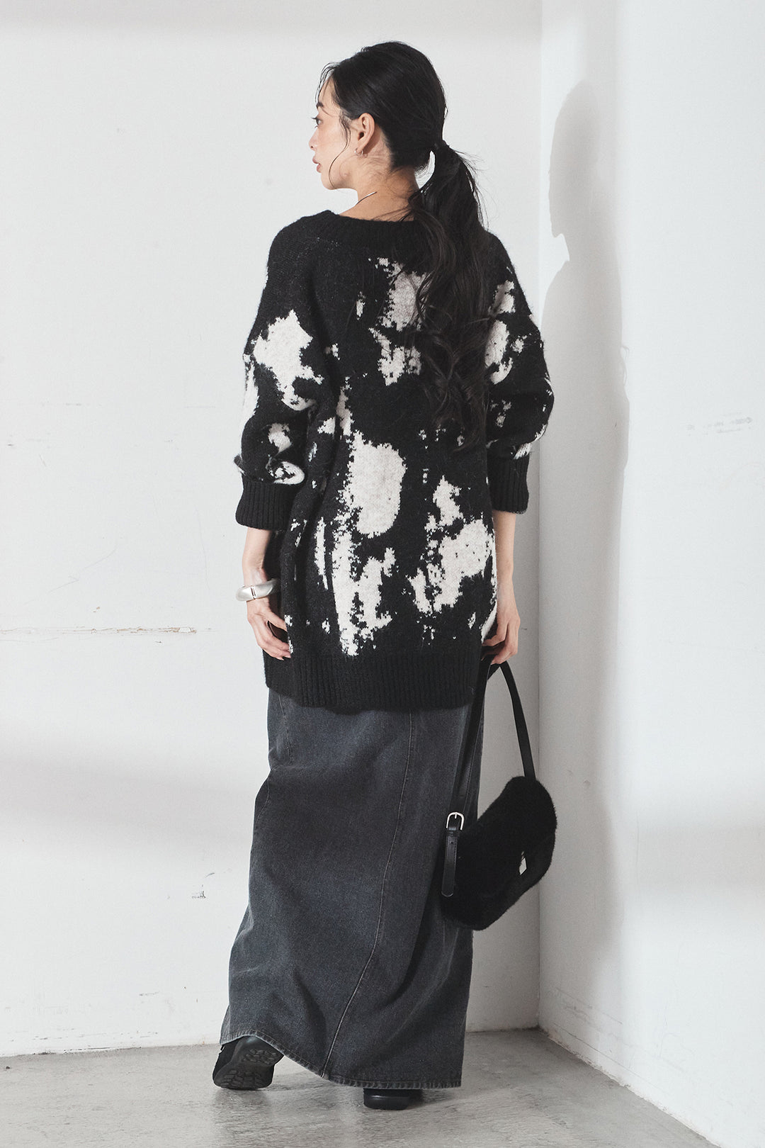 [SET]アブストラクト柄ニットプルオーバー+フロントジップデニムスカート(2set)