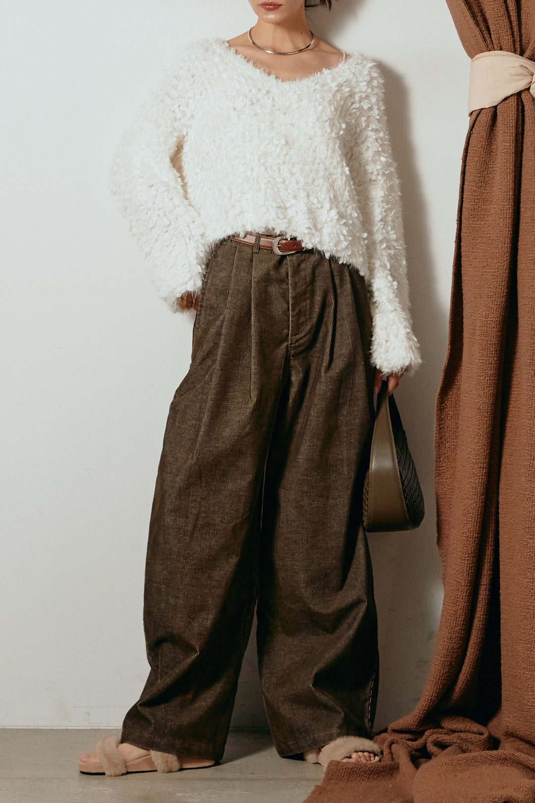 [SET]深Vネックチョウチョヤーンニットトップス+フロントタック入りコーデュロイパンツ(2set)