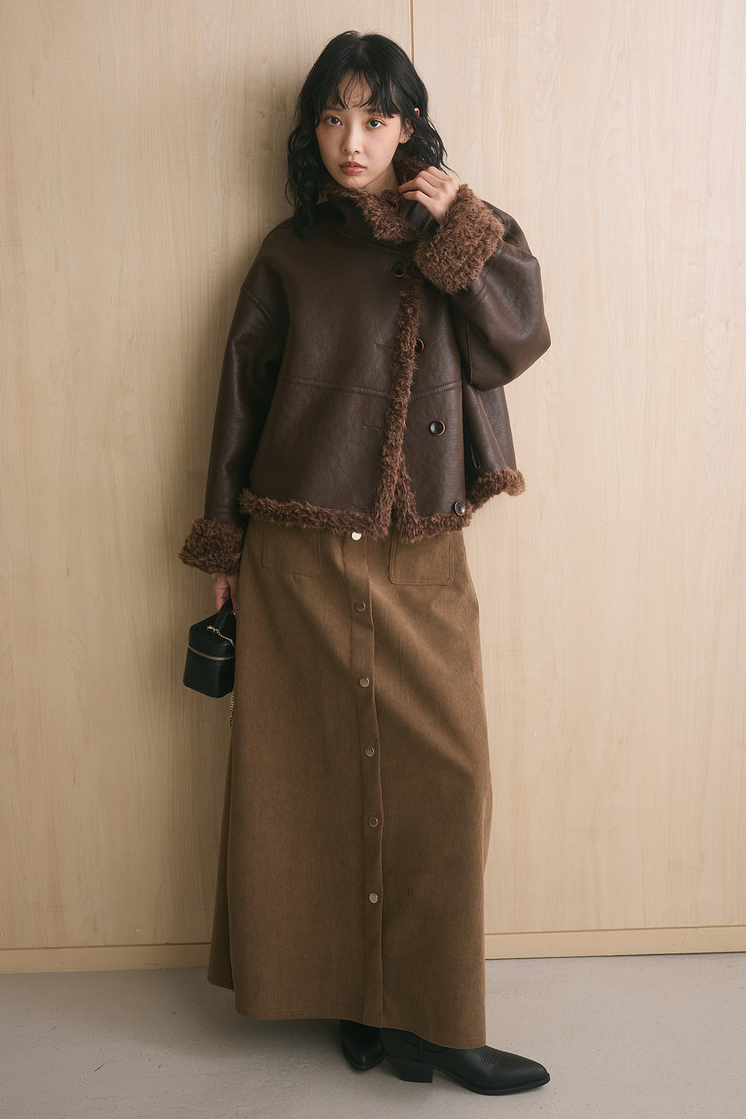 [SET]リバーシブルプードルファースタンドコート+フロントボタンコーデュロイスカート(2set)