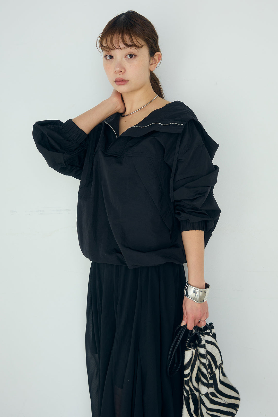 [SET]ナイロンフーディーブルゾンアウター+シアーフリルキャミワンピース(2set)