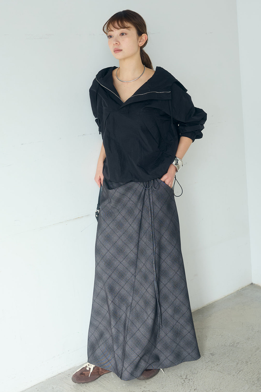 [SET]ナイロンフーディーブルゾンアウター+タータンチェック柄フロントデザインスカート(2set)