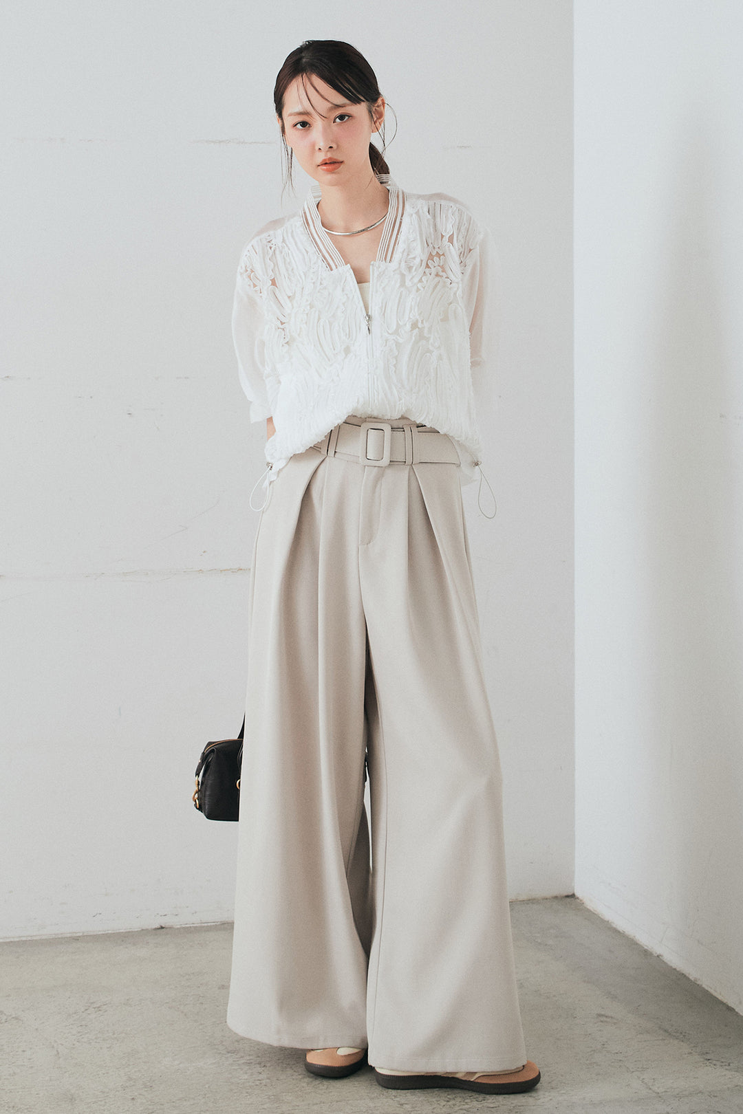 [SET]モチーフ付きシアーブルゾン+ベルト付きツータックワイドパンツ(2set)