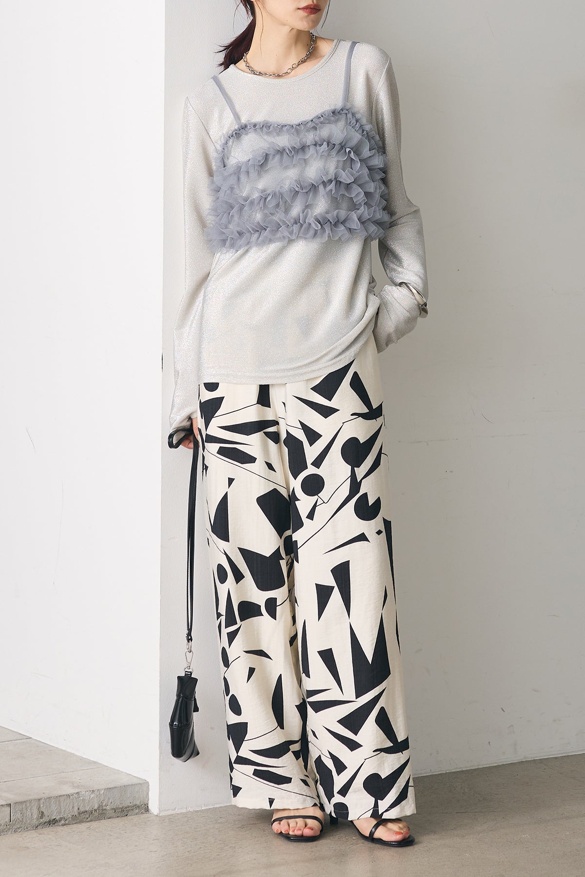 Multiway set up pants チュールトップス ビスチェ パンツ SET]マルチWAYチュールビスチェ付きラメトップス+リネンタッチキカ柄