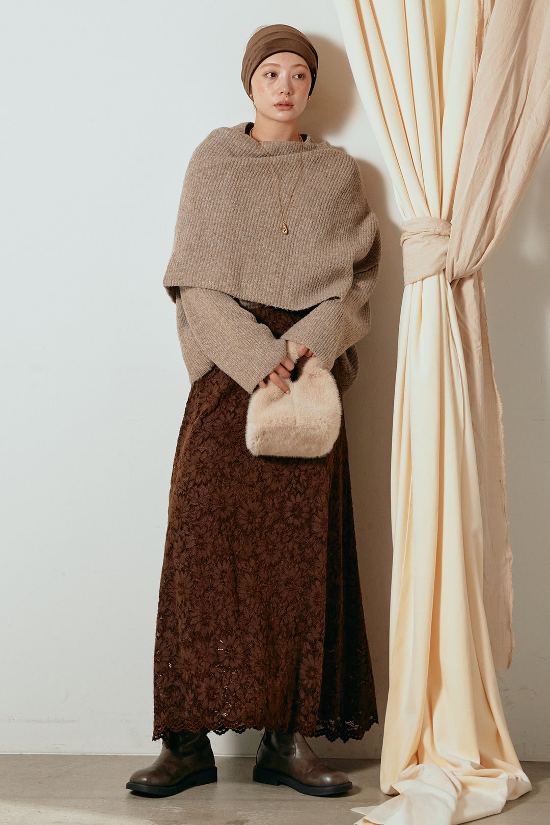 [SET]ケープデザインリブニットトップス+花柄刺繍ベロアフレアスカート(2set)