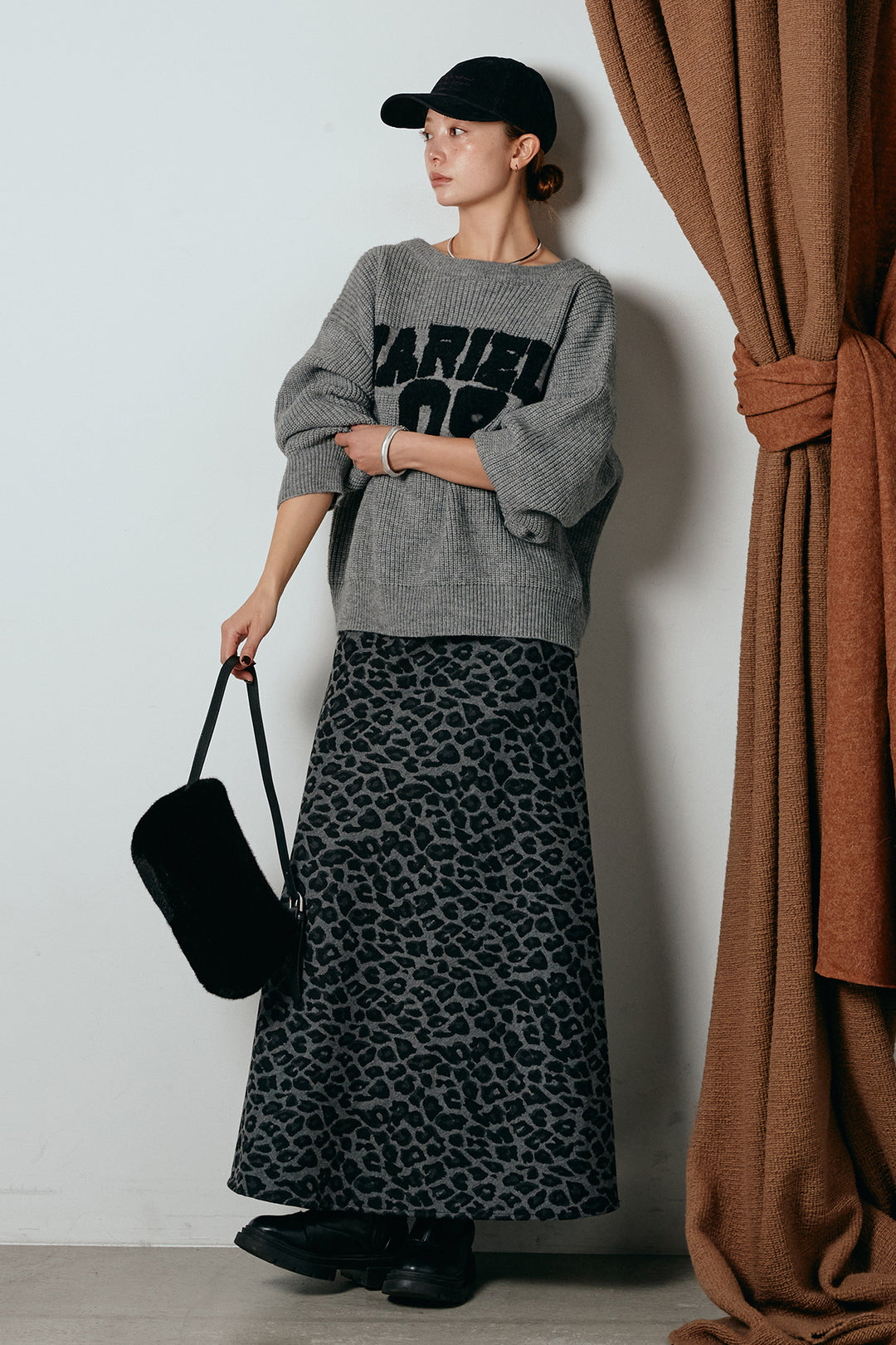 [SET]ロゴジャガードニットトップス+レオパードロングスカート(2set)