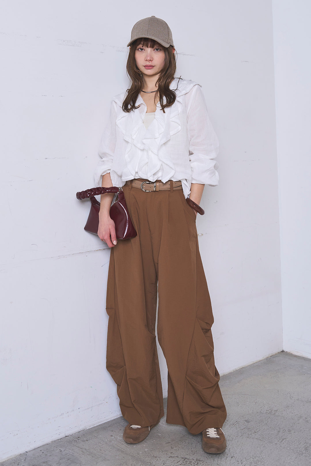 [SET]フリルボタンブラウス+ドライタフタタックバレルパンツ(2set)