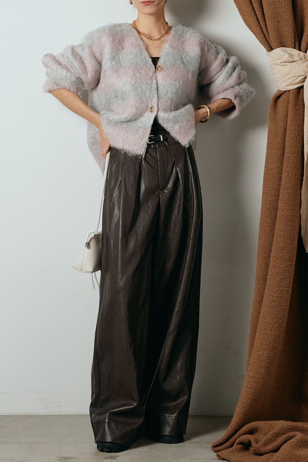 [SET]シャギーボーダー柄ニットカーディガン+ベルト付きレザーライクタックパンツ(2set)