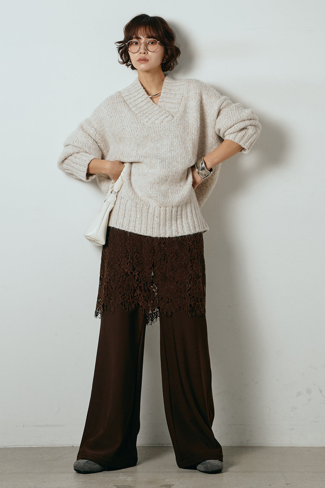 [SET]Vネックラメニットトップス+レース刺繍レイヤードフレアパンツ(2set)