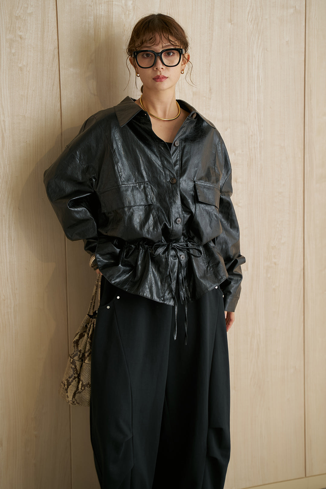 [SET]ワッシャー加工エコレザージャケット+スタッズ付きニーサイドタックスウェットパンツ(2set)