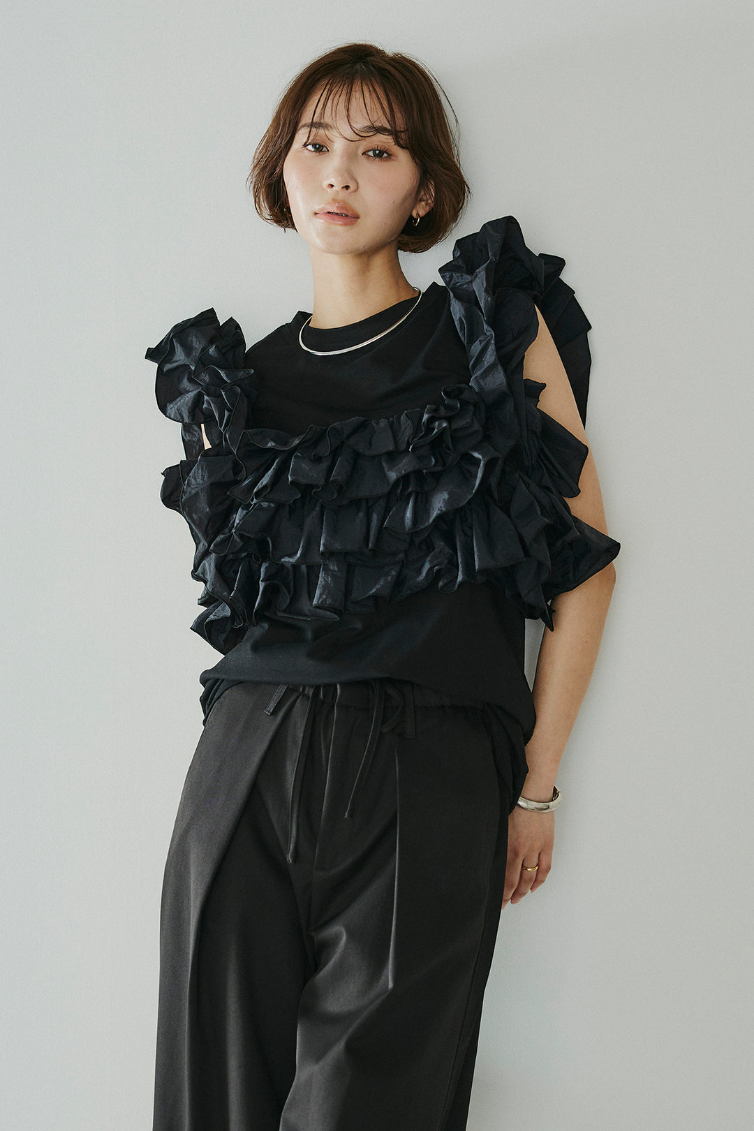 [SET]天竺ナイロンドッキングビスチェ風トップス+ニーサイドタックウエストドロスパンツ(2set)