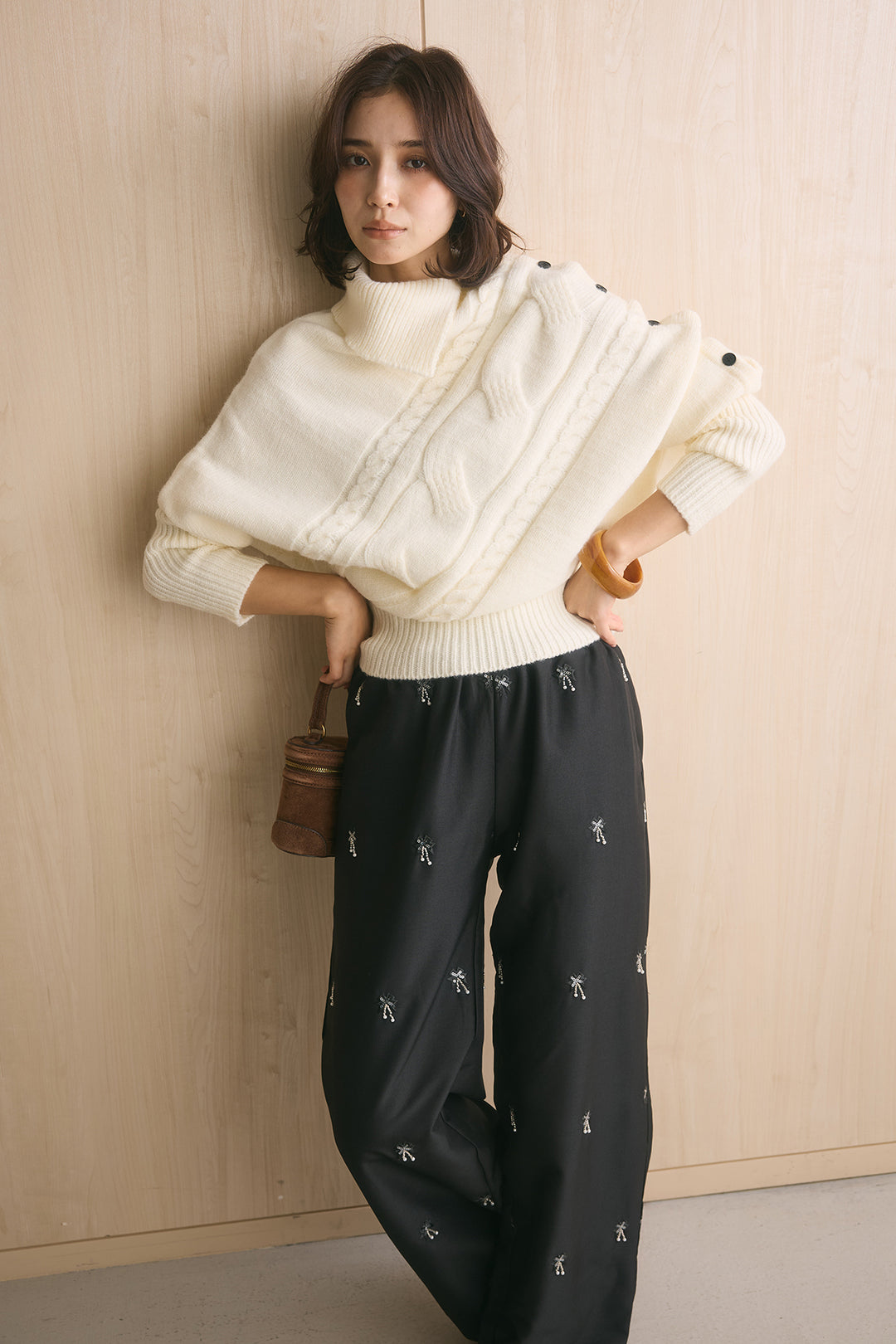 [SET]アシメカラーボタンケーブルニット+総ビーズ刺繍パンツ(2set)
