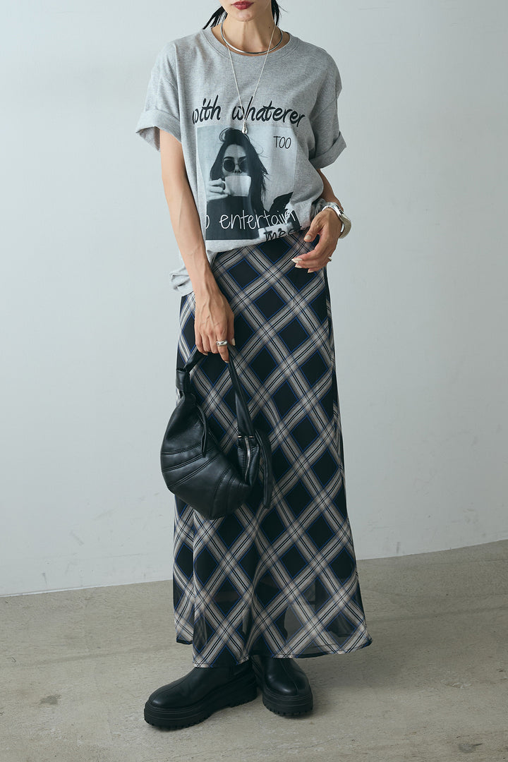 [SET]モノトーンフォトプリントTシャツ+マルチ柄シアースカート(2set)