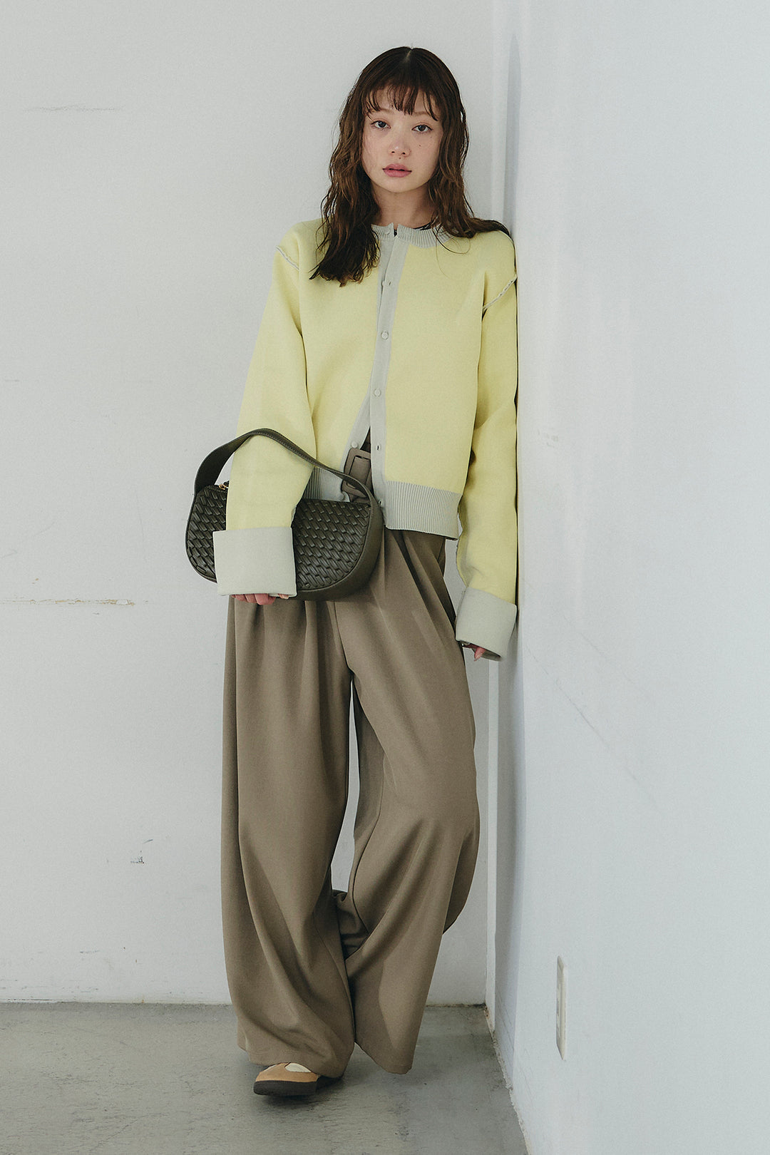 [SET]リバーシブル配色ニットカーディガン+ベルト付きツータックワイドパンツ(2set)