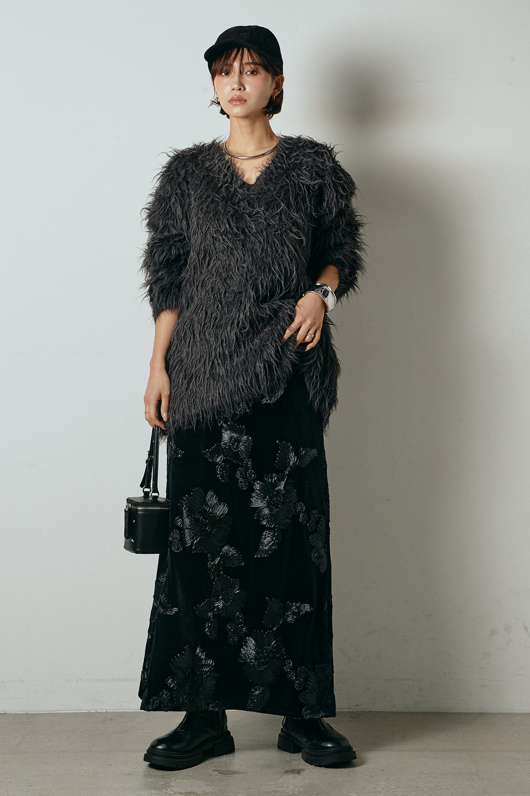 [SET]深Vネックシャギーニットトップス+フラワー刺繍ワイドスカート(2set)