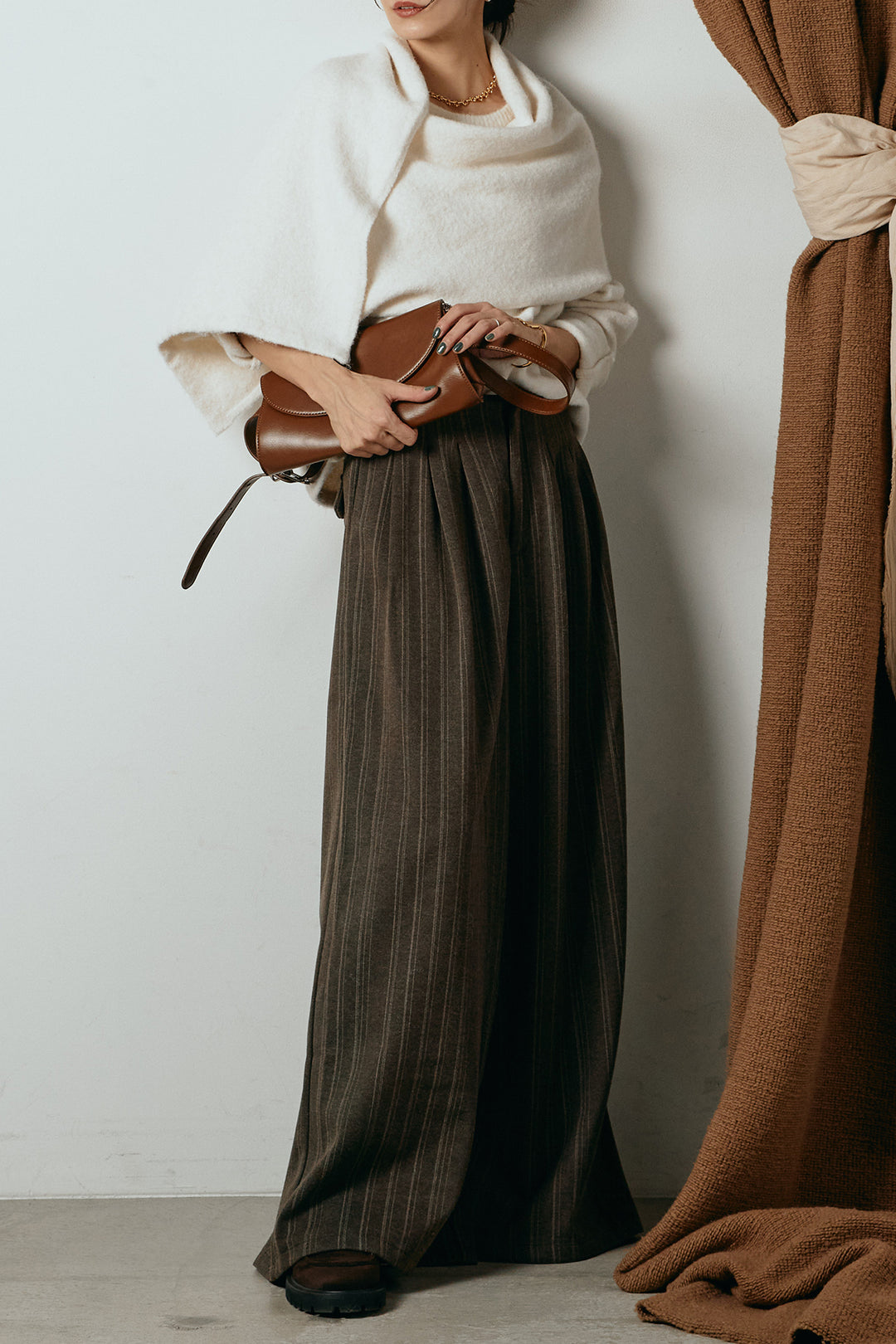 [SET]ネック巻きデザインニットトップス+タック入りマルチストライプ柄ワイドパンツ(2set)