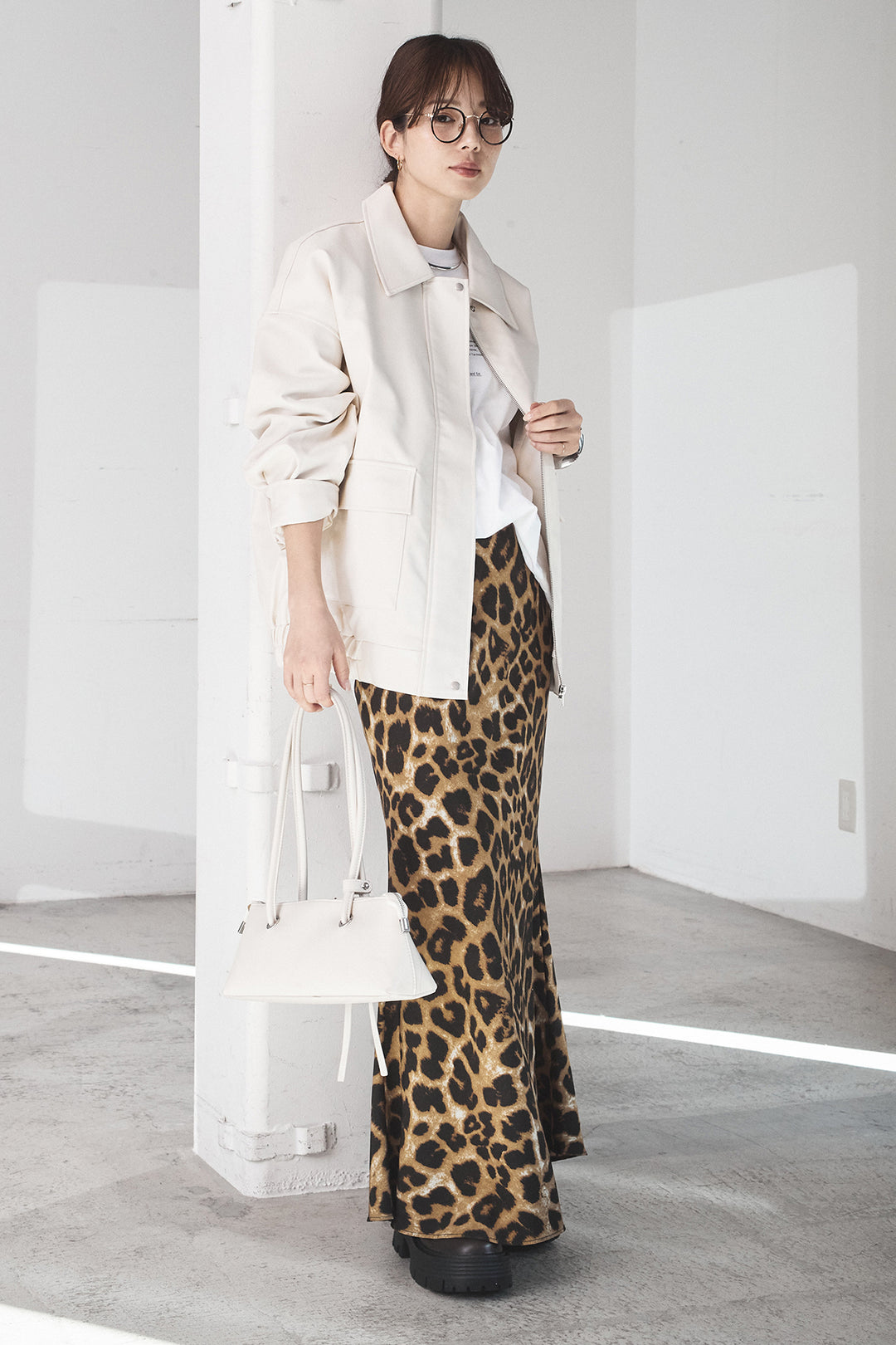 [SET]レザーライクオーバーサイズブルゾン+レオパードサテンナロースカート(2set)