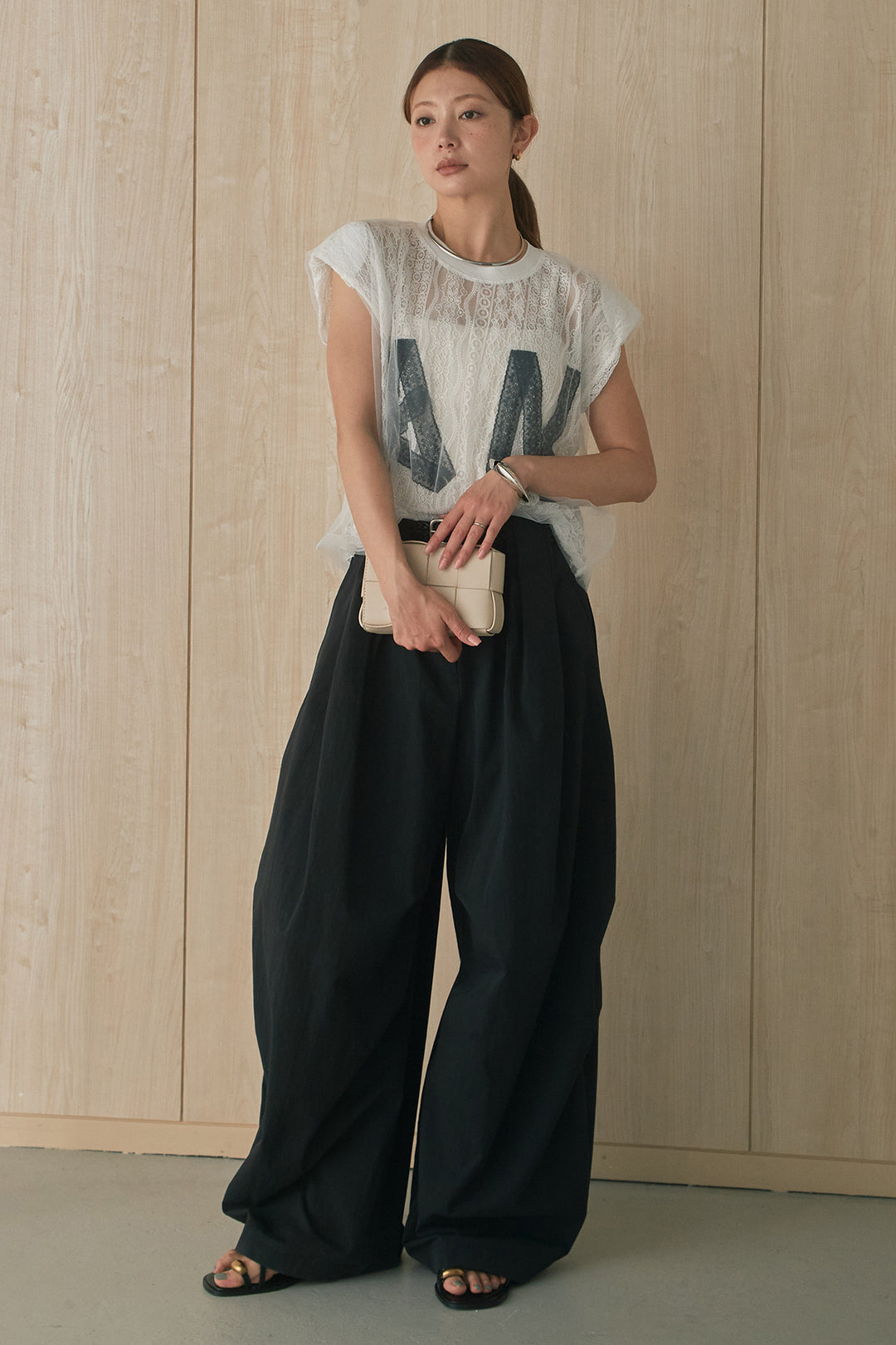 [SET]ロゴレースチュール重ねトップス+ニーサイドタックボリュームカーブパンツ(2set)