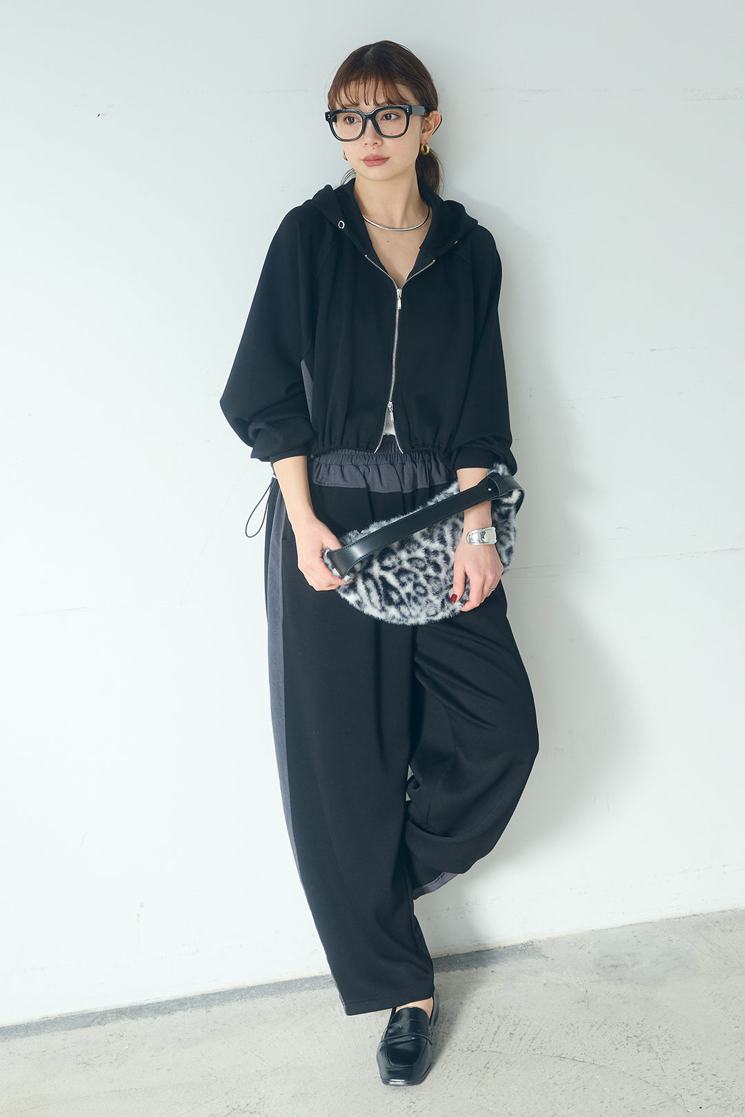 [SET]ドルマンショートフーディー+異素材切り替えスウェットパンツ(2set)