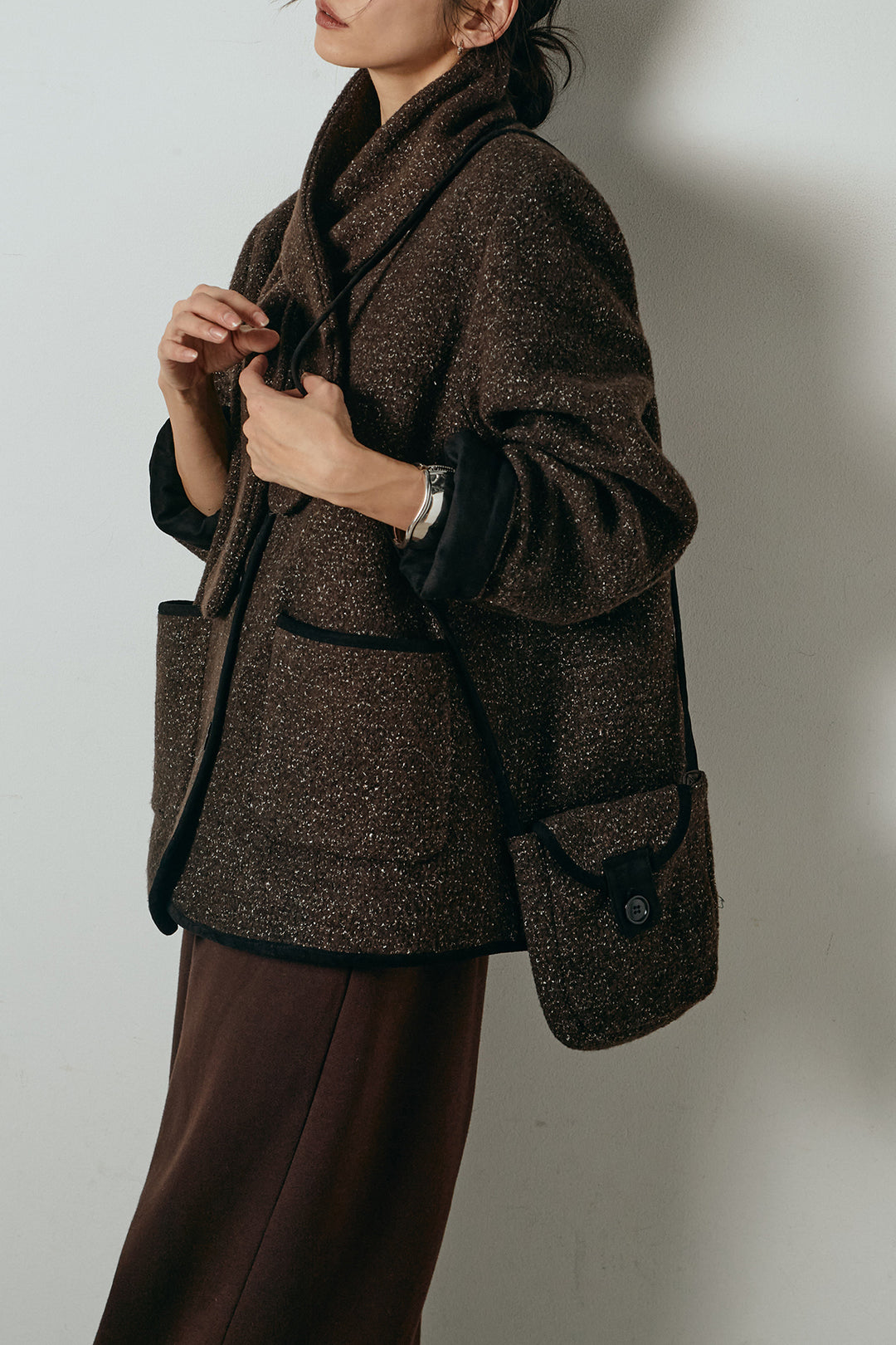 [SET]ノーカラーマフラーバッグ付きアウター+裏起毛スウェットワイドパンツ(2set)