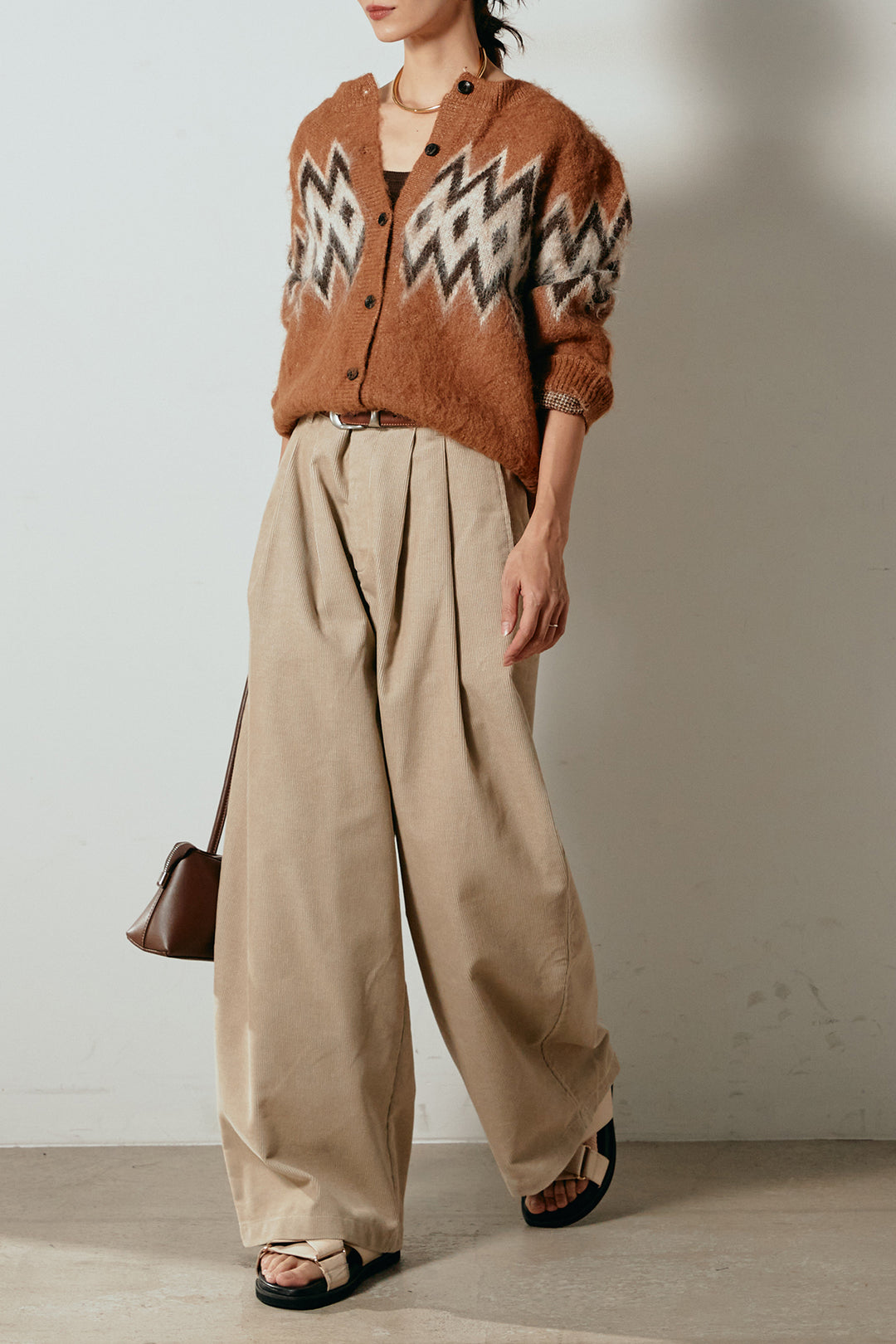 [SET]起毛ノルディック柄ニットカーディガン+フロントタック入りコーデュロイパンツ(2set)